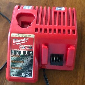 Milwaukee rapid battery-charger